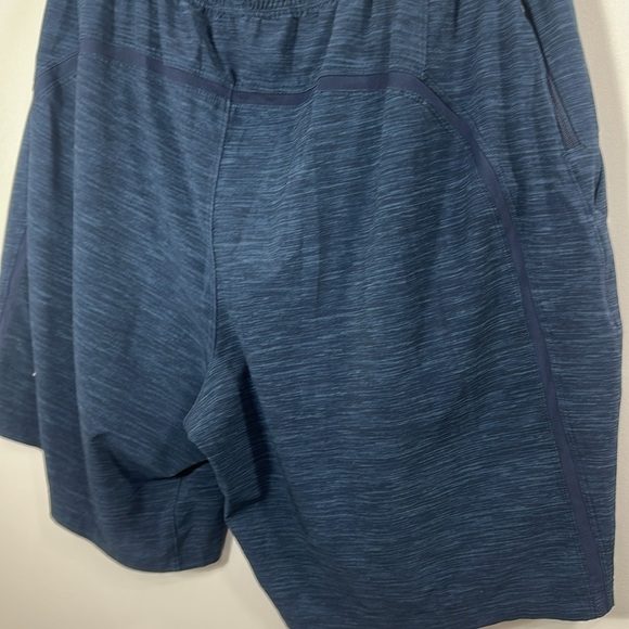 Lululemon Men’s blue lined athletic shorts size XL. - Picture 6 of 9